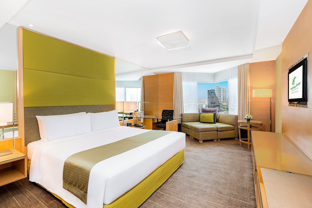 Premium Suite, 1 King Bed, City View