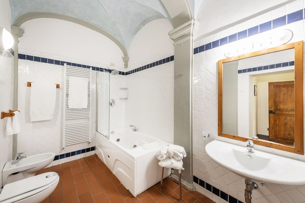 Manor House Junior Suite - Photo 6