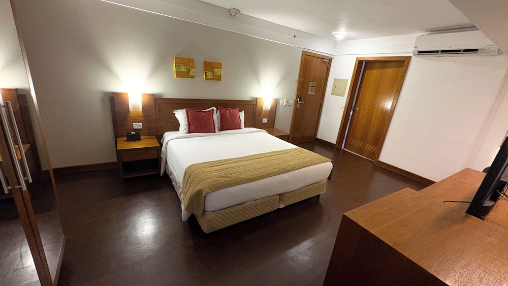 Superior Double Room, 1 King Bed, Mobility Accessible photo 1