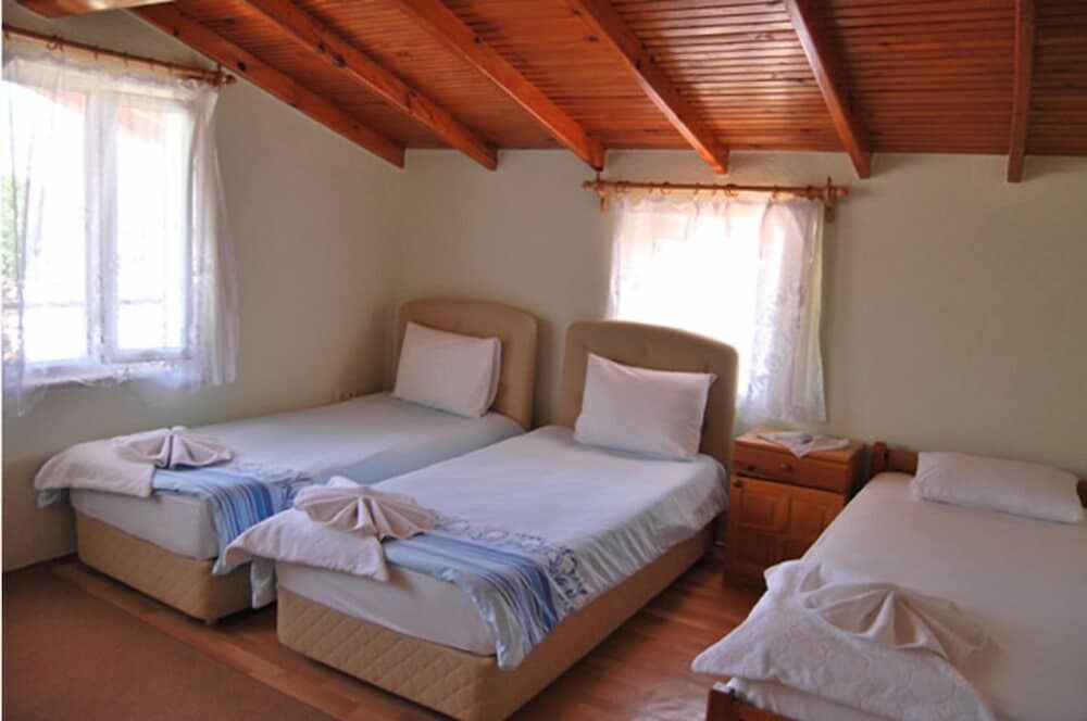 Standard Triple Room photo 3