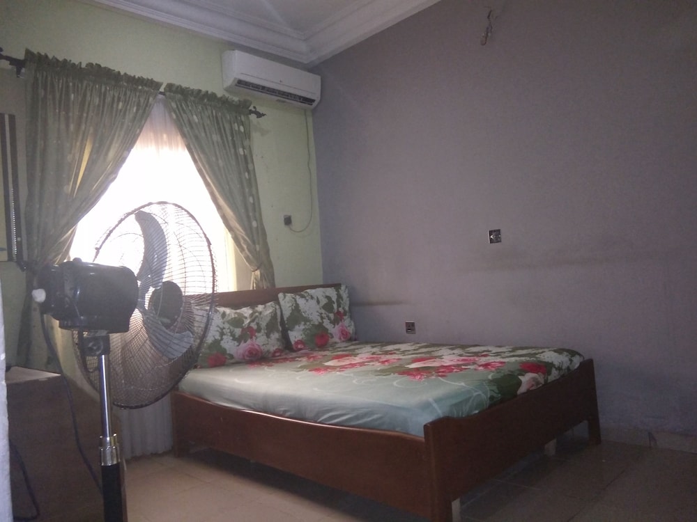 Economy Room photo 1