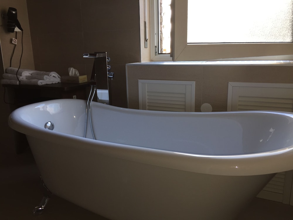 Comfort Room photo 2