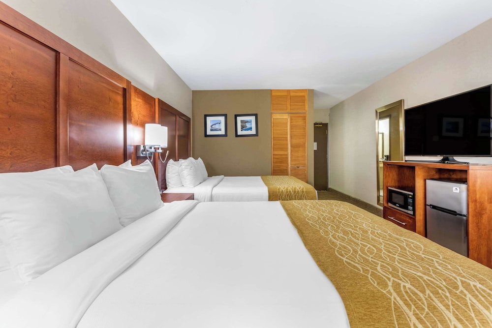 Room, 2 Queen Beds, Accessible, Non Smoking photo 2