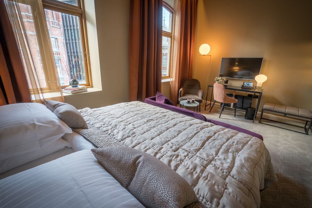 Deluxe Room, City View