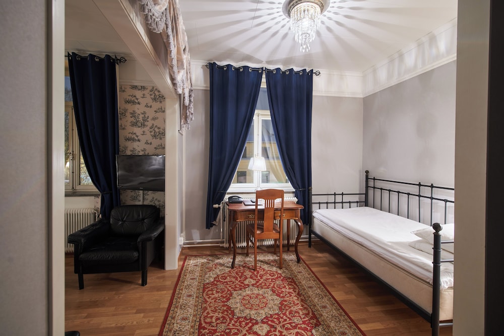 Standard Triple Room, Multiple Beds, Non Smoking photo 2
