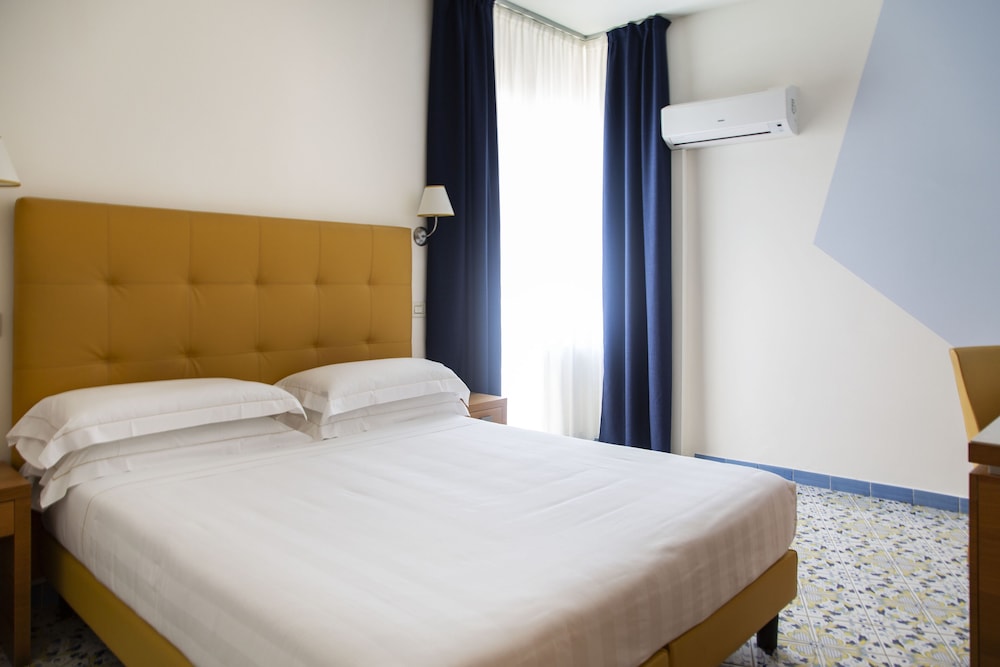 Deluxe Double or Twin Room, Sea View photo 1