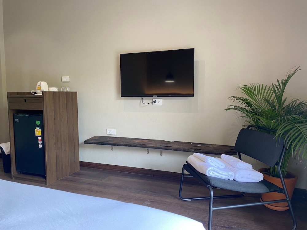 Exclusive Double Room, 1 King Bed, Bathtub, Garden Area photo 3