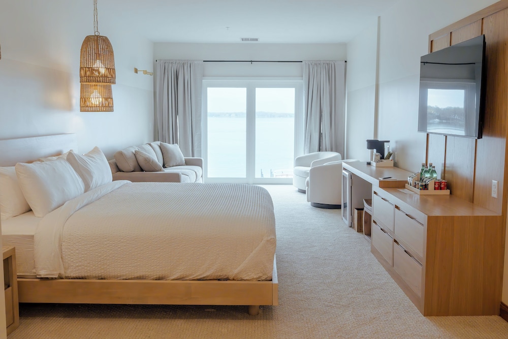 Lakeside Signature King w/Sofa Sleeper
