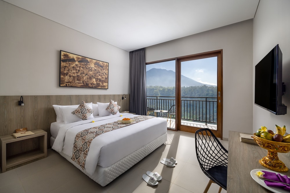 Deluxe Room with Mountain View and Free Afternoon Tea - Photo 1