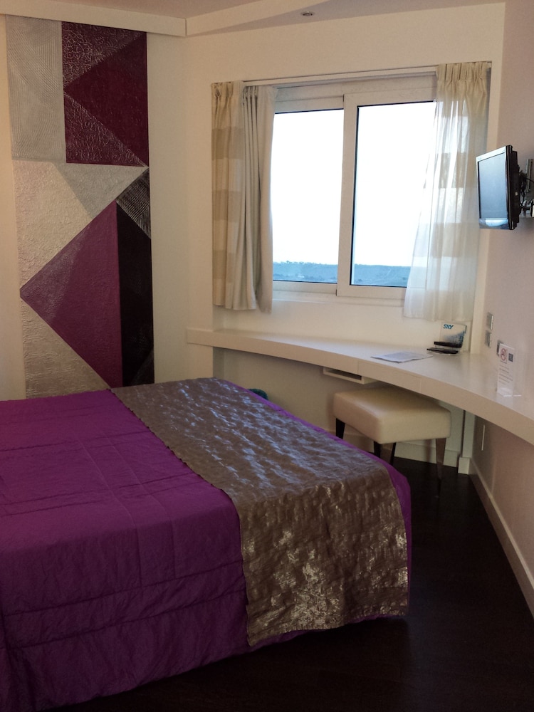 Classic Double or Twin Room - Photo 1