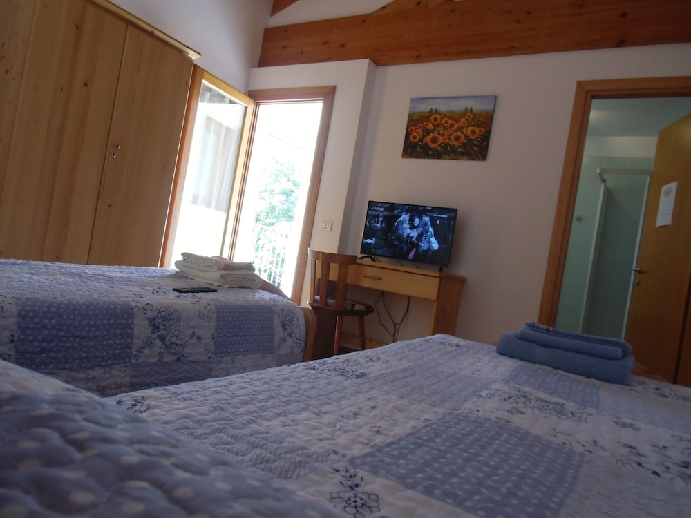 Double or Twin Room, Non Smoking, Terrace photo 2