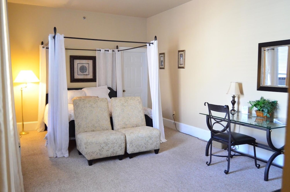 Joseph Richard Suite photo 2