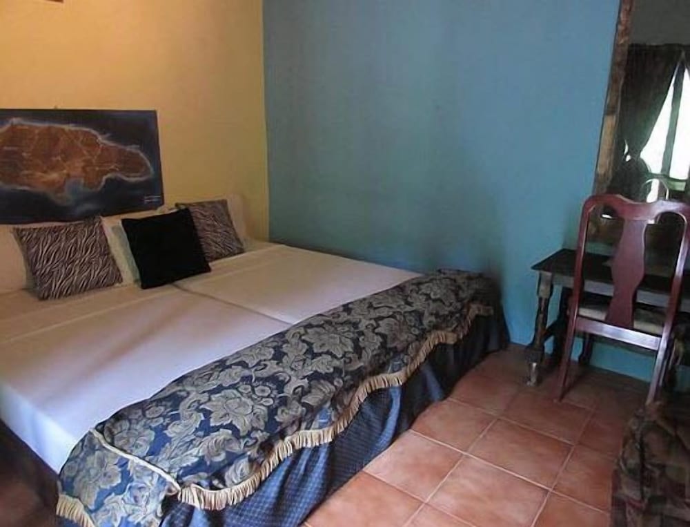 Economy Room, 1 King Bed, River View, Mountainside (Van Gogh Room) photo 2