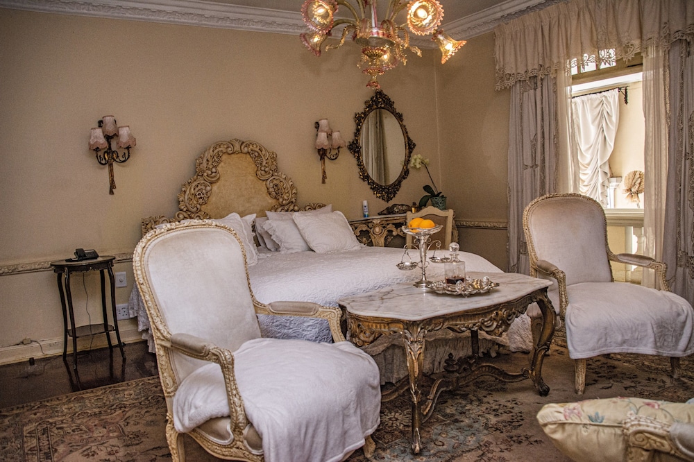 Suite, 1 King Bed