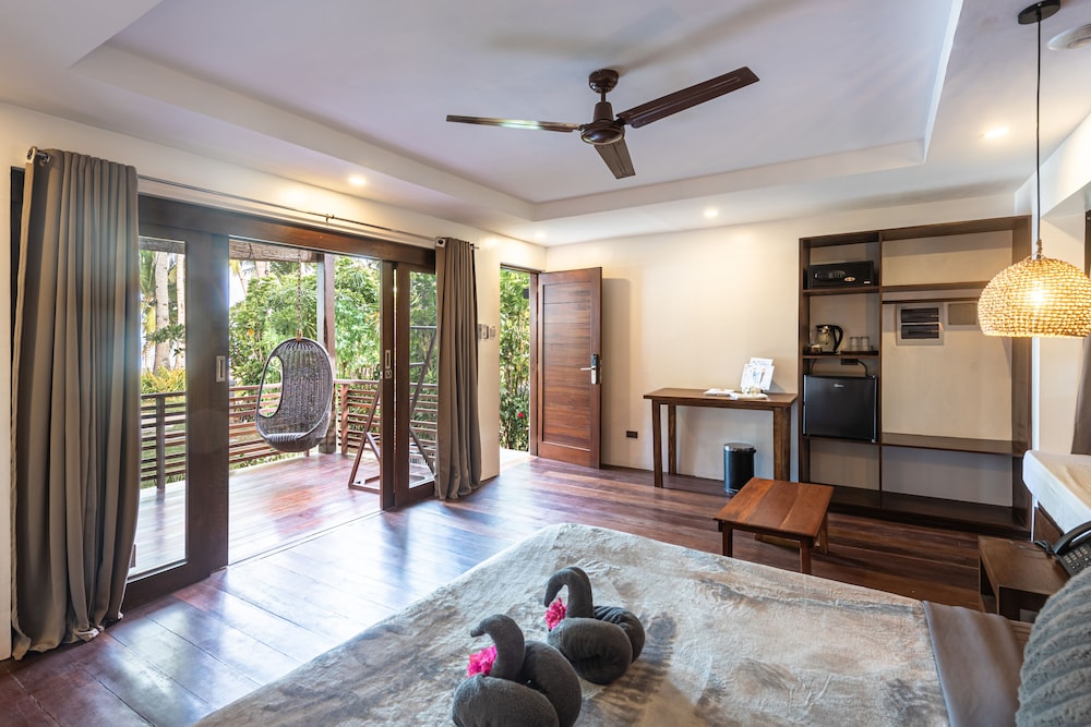 Premier Beach Suite photo 2