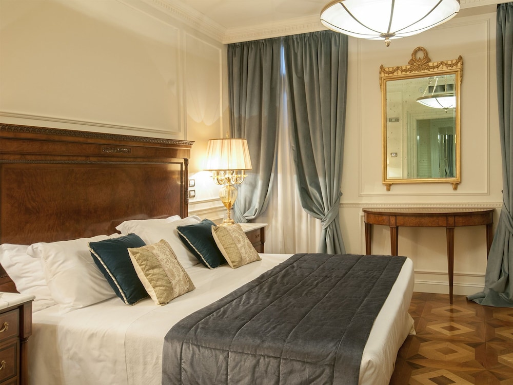Junior Double Room