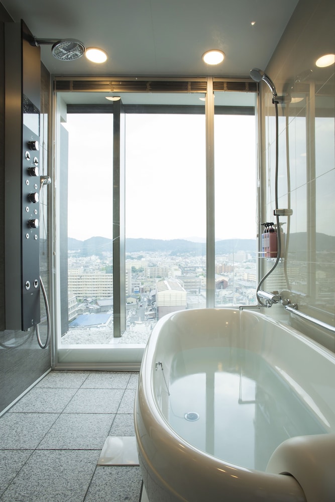 13th Floor Junior Suite, City View, Non Smoking - Photo 7