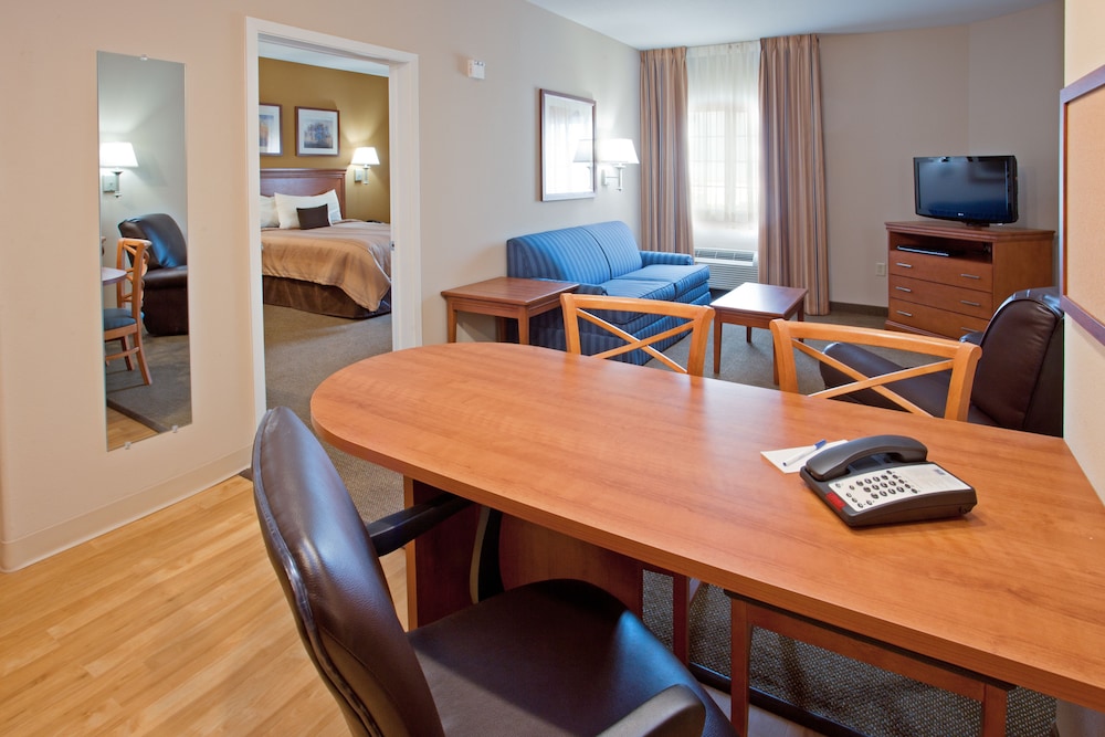 Suite, 1 Bedroom - Photo 1