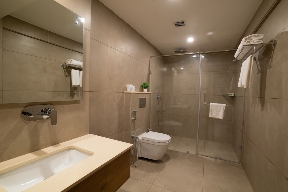 Royal Room - Photo 13
