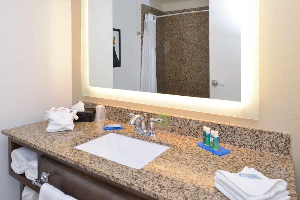 Suite, Multiple Beds, Accessible photo 3