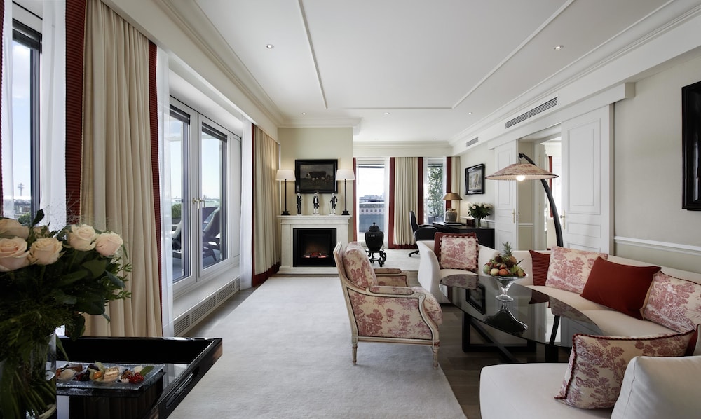 Grand Signature Suite