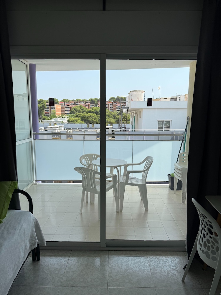 Studio, Multiple Bedrooms, Accessible, Smoking