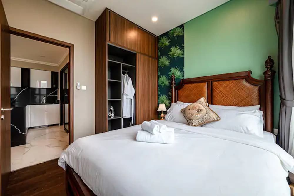 Presidential Suite, 3 Bedrooms, Business Lounge Access (Free Visa)