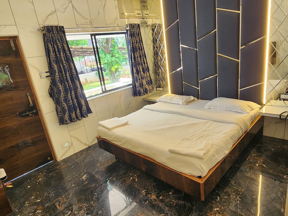Premium Room, Balcony - Photo 5