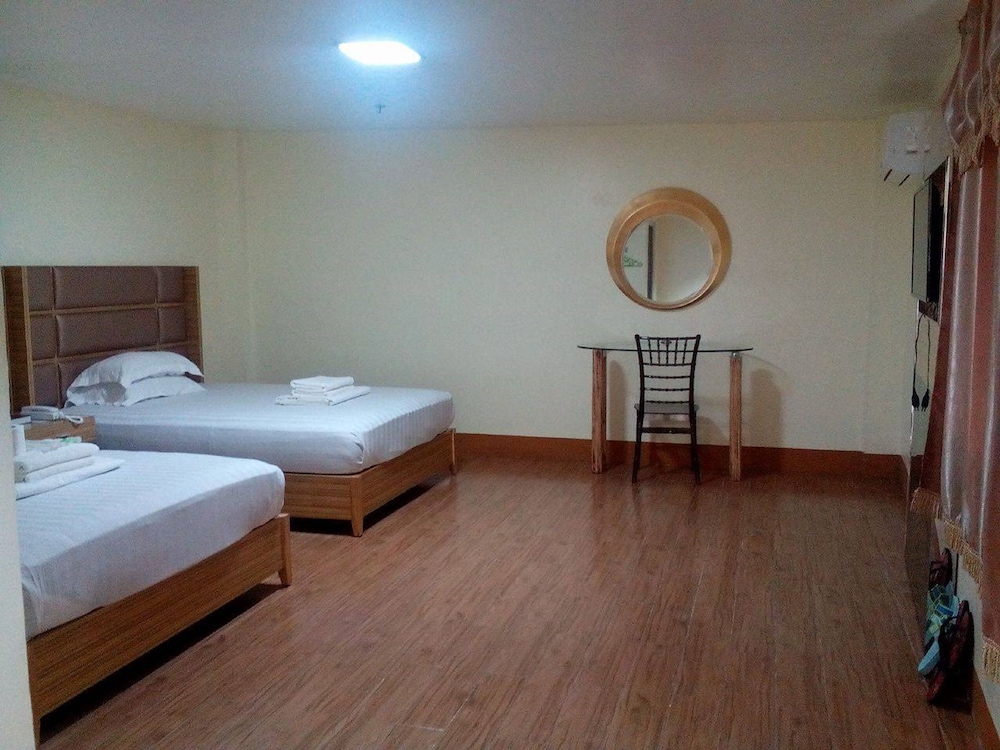 Twin Deluxe Room