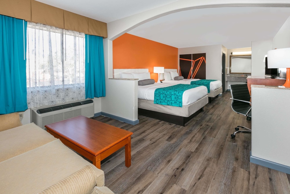 Standard Room, 2 Queen Beds, Refrigerator - Photo 1