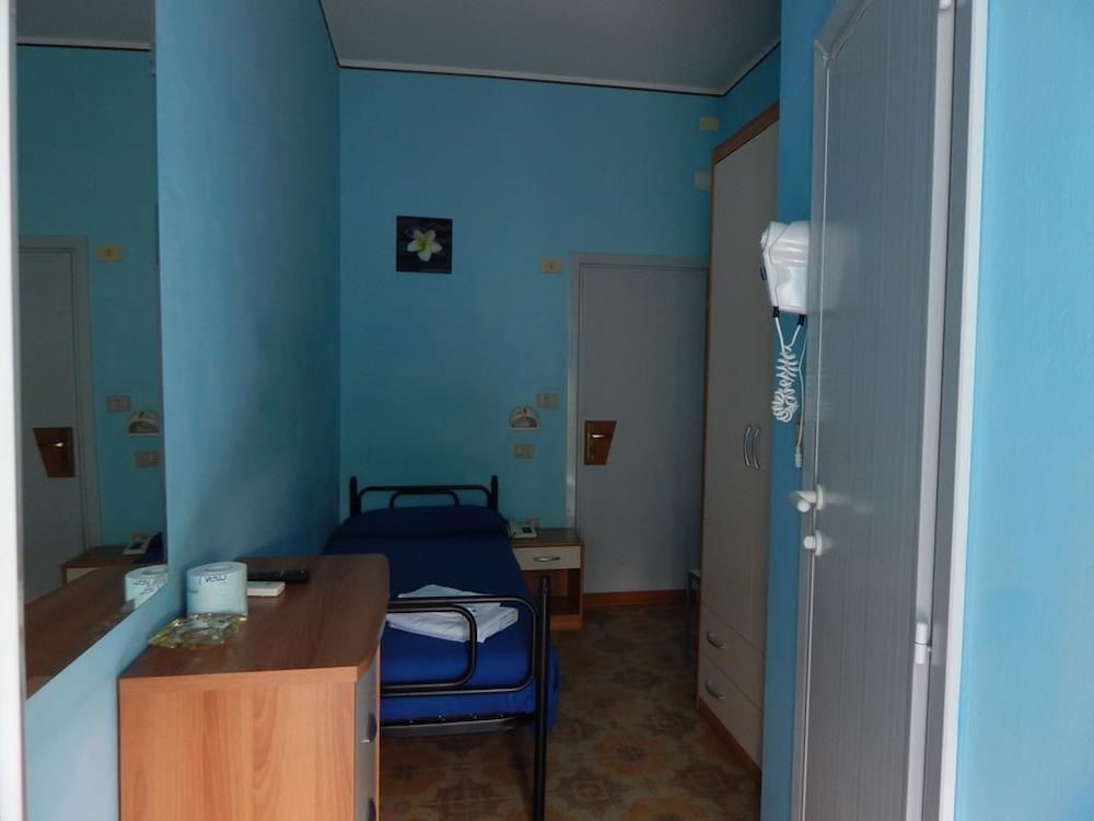 Single Room, Balcony