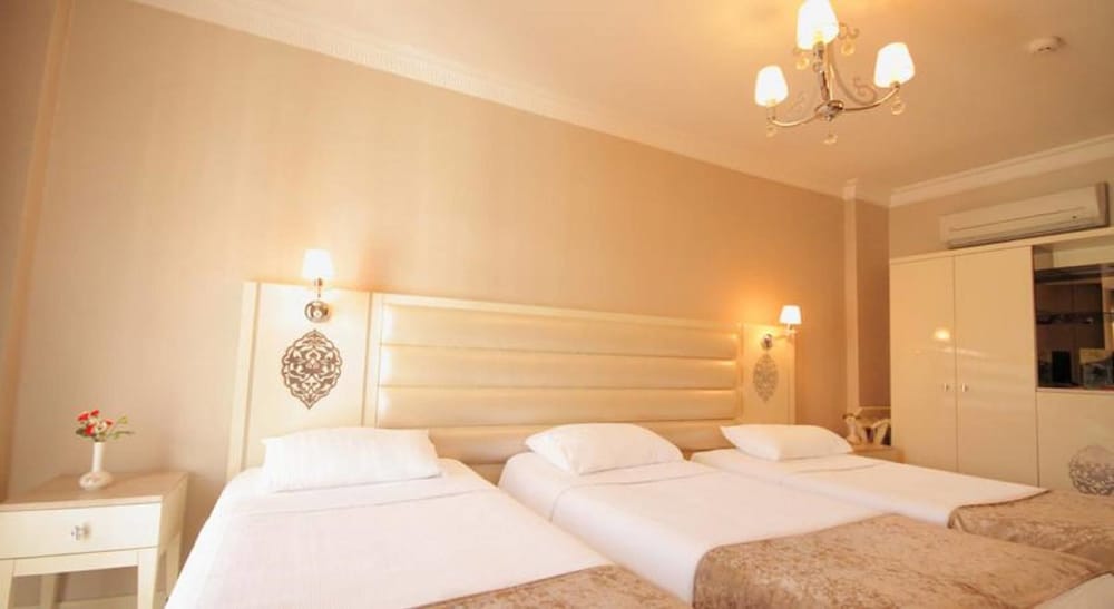 Standard Triple Room photo 2