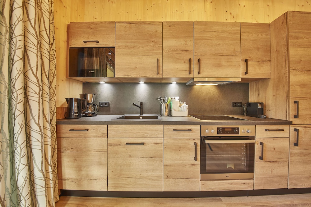 Luxury Apartment, 2 Bedrooms, Balcony (incl. Cleaning Fee 110€) photo 3