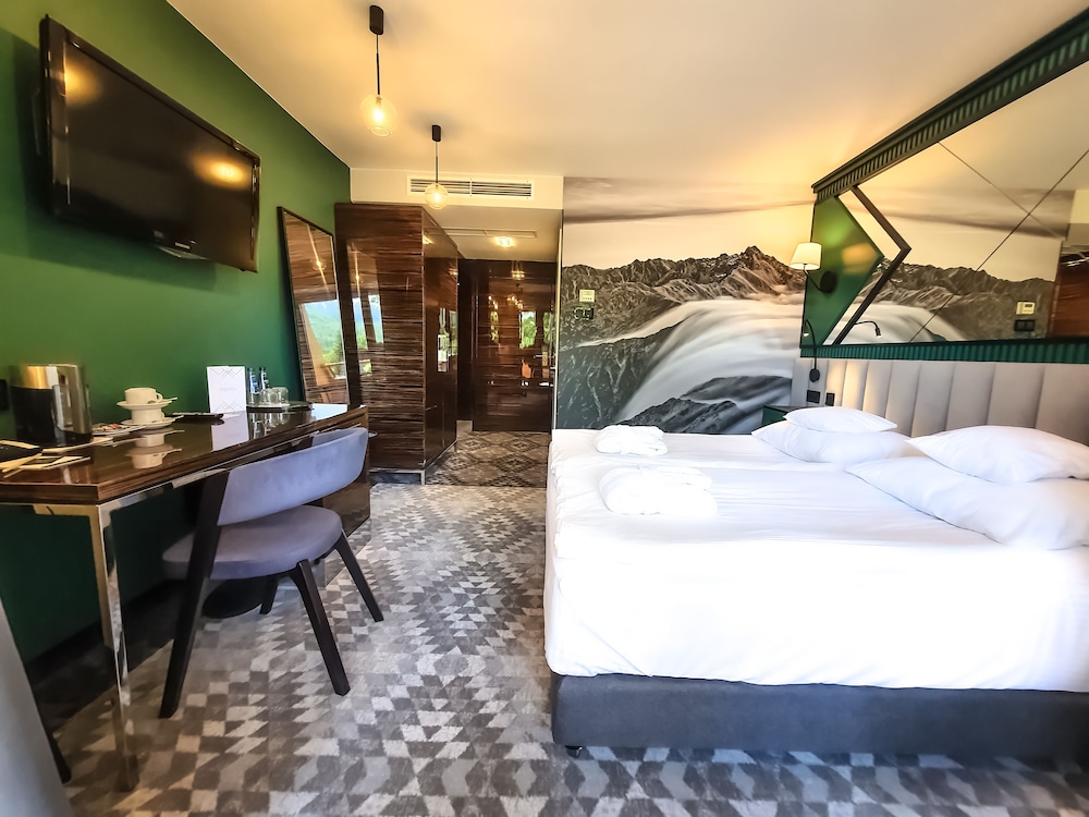 Deluxe Double or Twin Room, Balcony - Photo 1