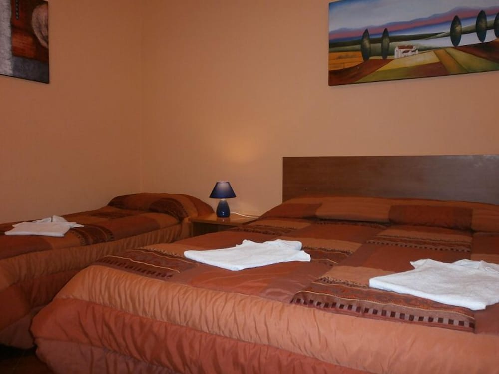 Quadruple Room, Ensuite photo 3