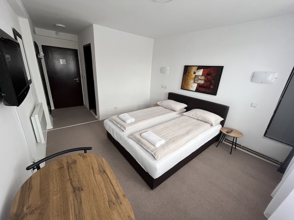 Deluxe Shared Dormitory photo 2