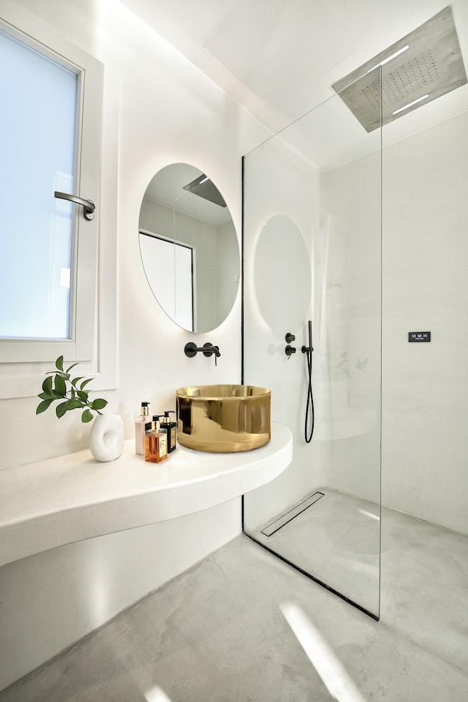 Topaz Riviera Water Suite with Private Pool - Photo 9