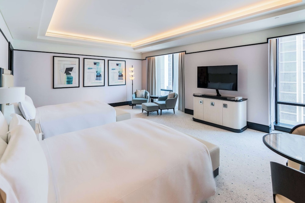 Club Room, 1 Queen Bed