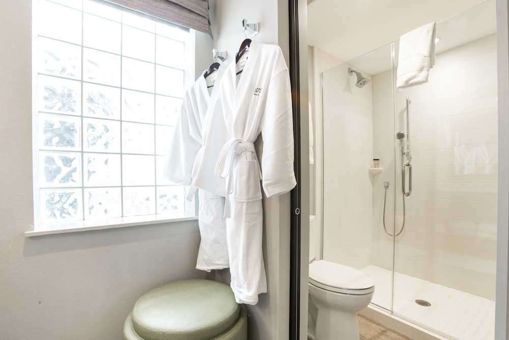 Suite, Multiple Beds - Photo 10