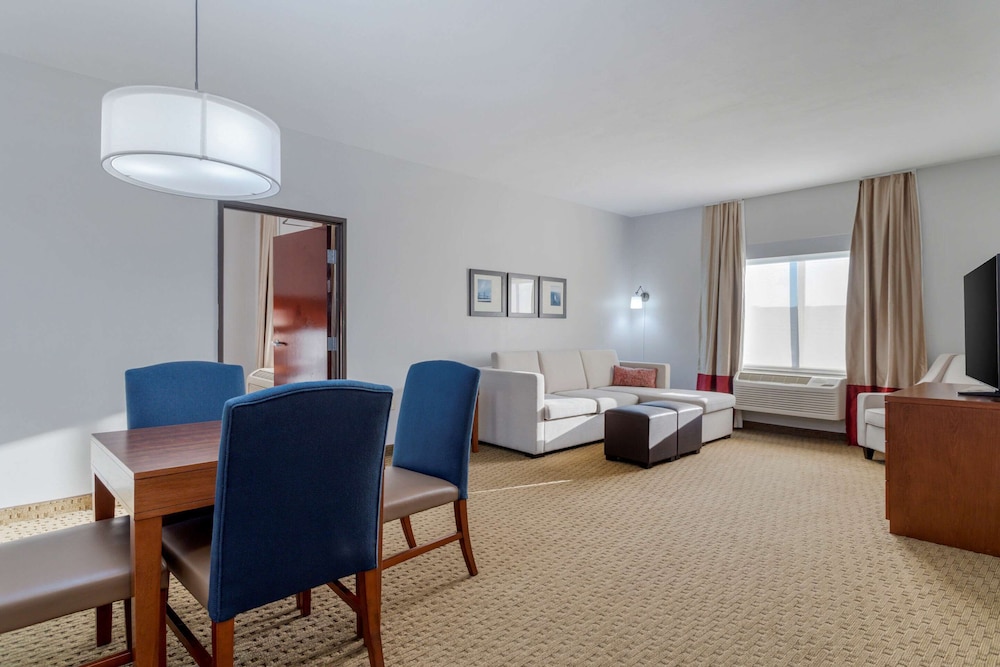 Suite, Multiple Beds, Non Smoking photo 3