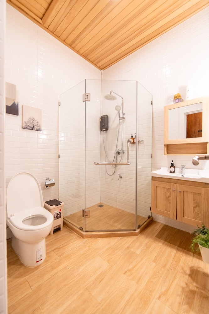 Two Bedroom Suite with Kitchen (Breakfast Included, Dinner Not Included) - Photo 30