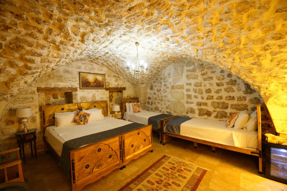 Deluxe Quadruple Room, Jetted Tub