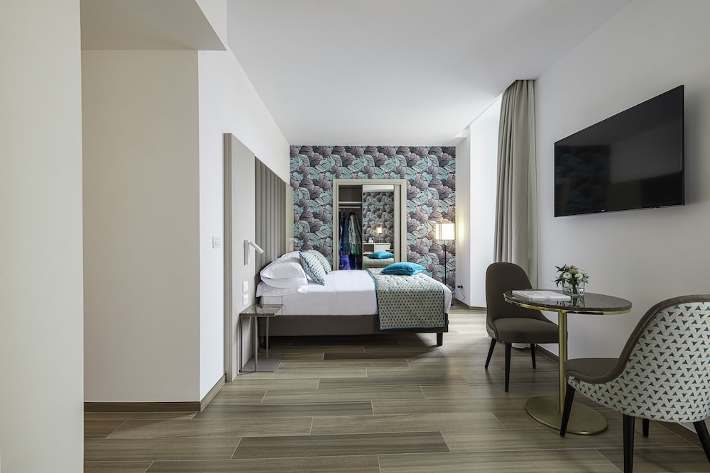 Comfort Room, City View (Harmonia)