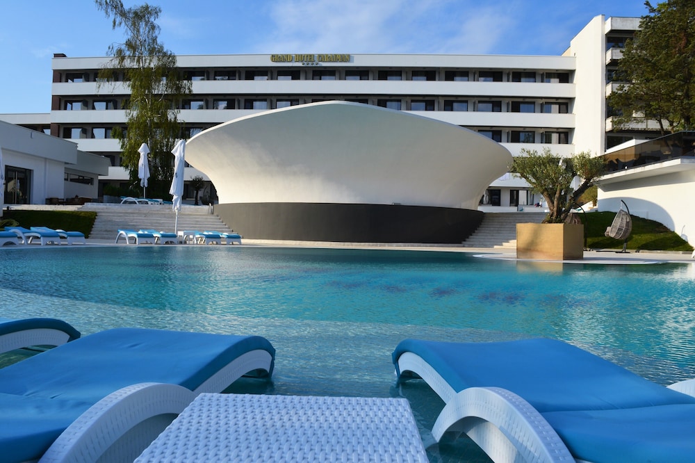 Standard Double Room, Non Smoking, Pool View photo 3
