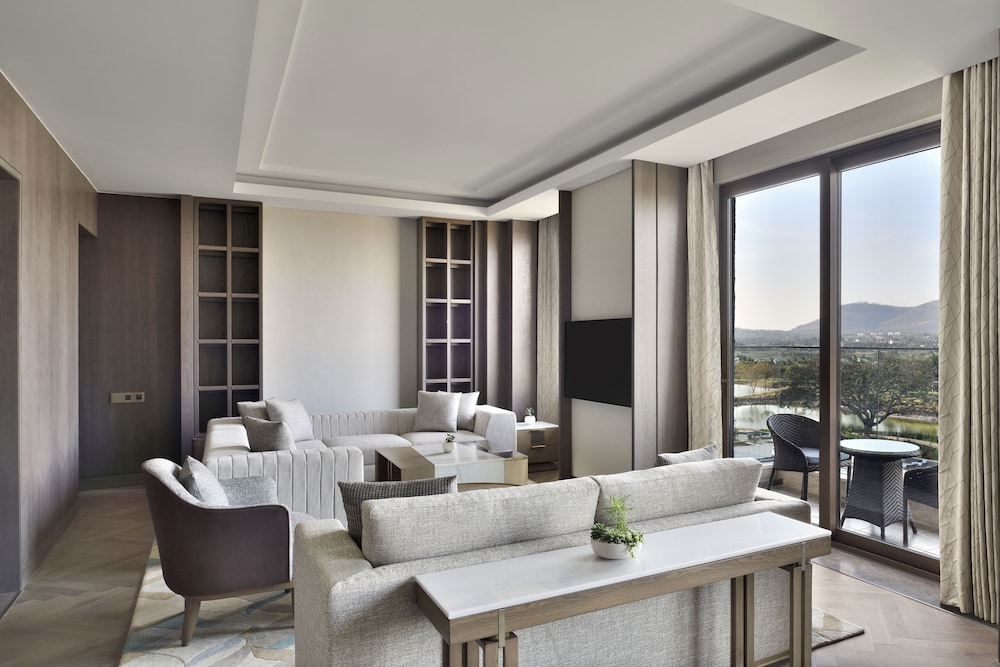 Club Studio, 1 Double Bed, Pool View Club Studio, 1 Double Bed, Pool View