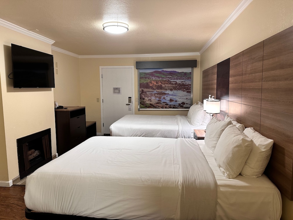 Standard Room, 2 Queen Beds - Photo 3