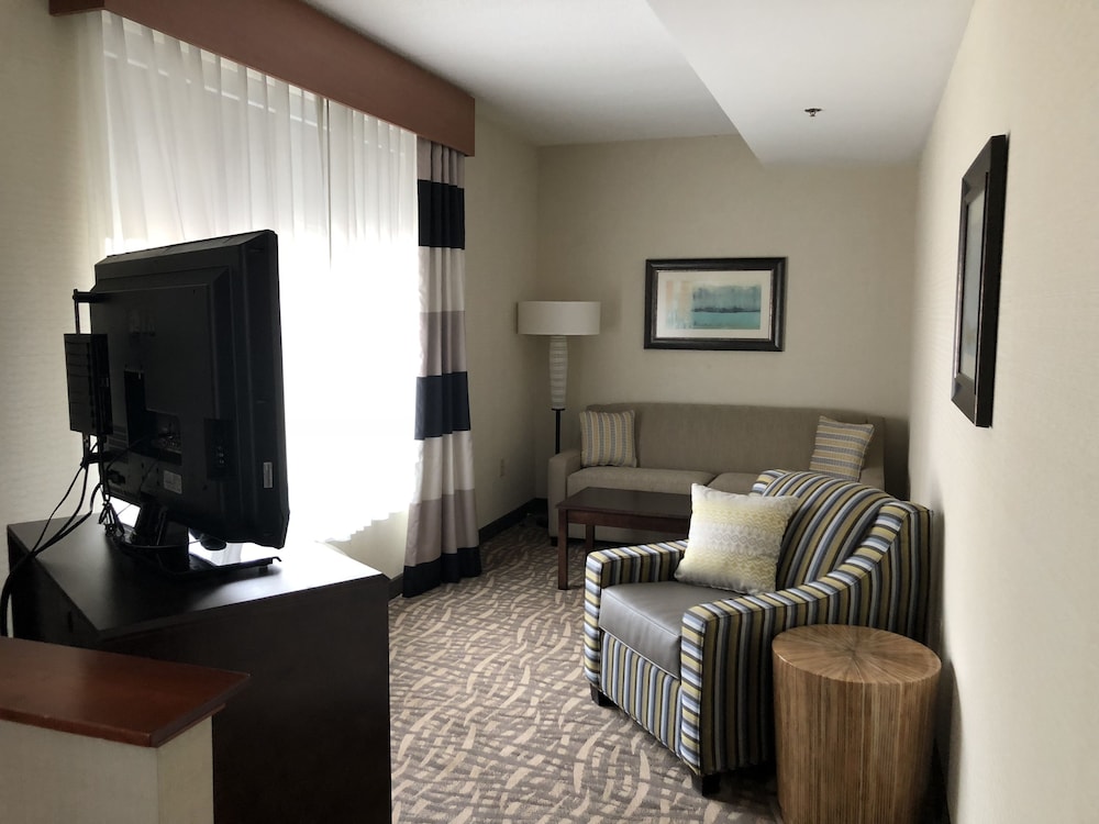 Suite, 2 Queen Beds, Accessible, Non Smoking (Roll-In Shower) - Photo 3