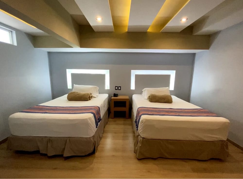 Suite, Multiple Beds photo 2