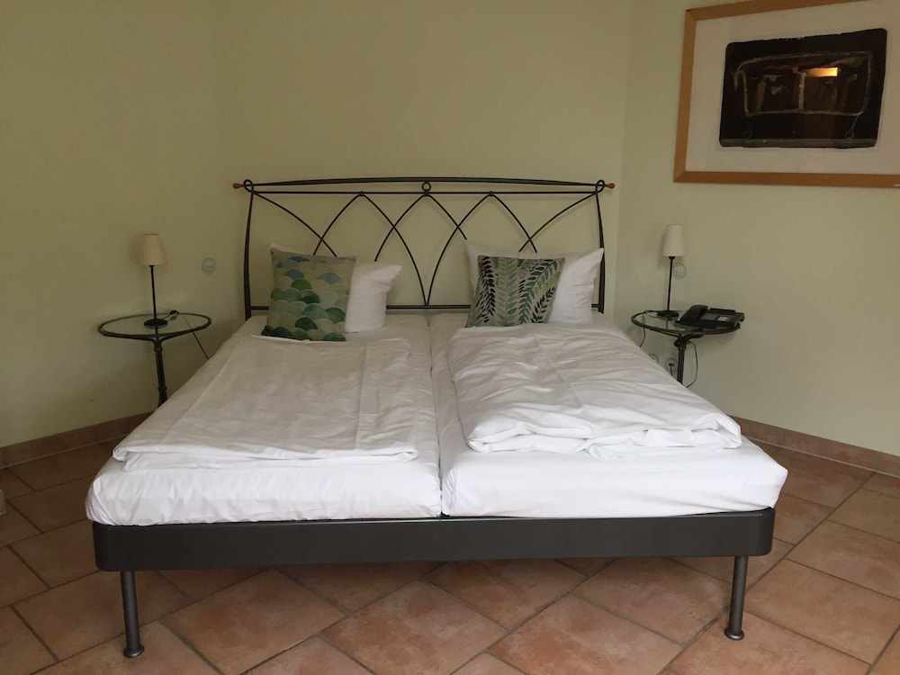 Standard Double Room photo 3