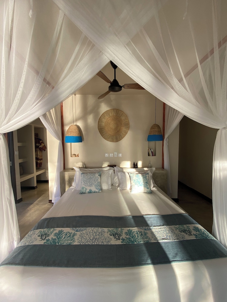 Honeymoon Room photo 2